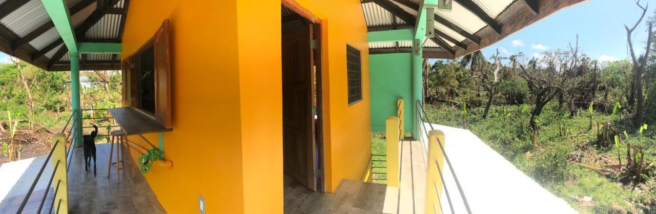 La Casa Naranja Hotel Brig Bay Eksteriør billede